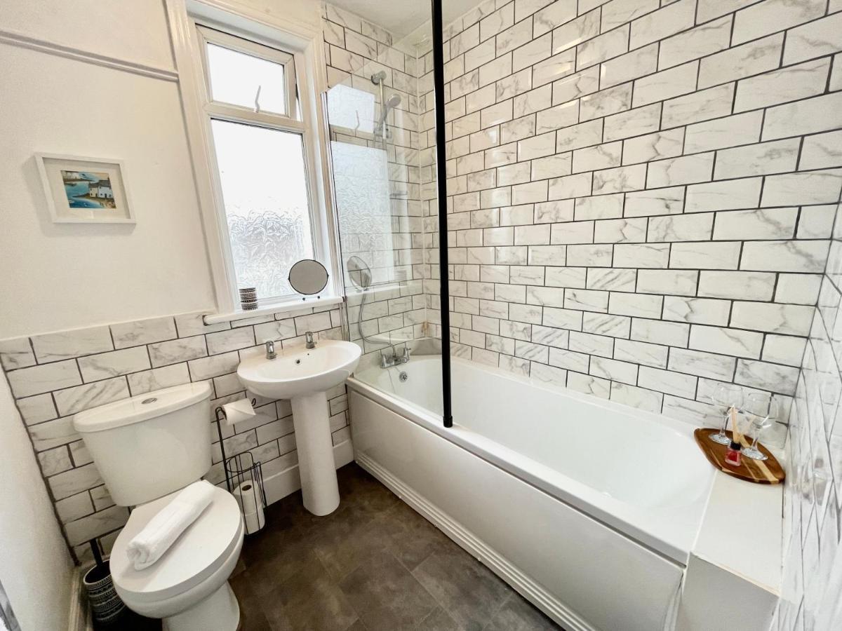 Portsmouth 3 Bedroom Getaway, Sleeps 6 ภายนอก รูปภาพ