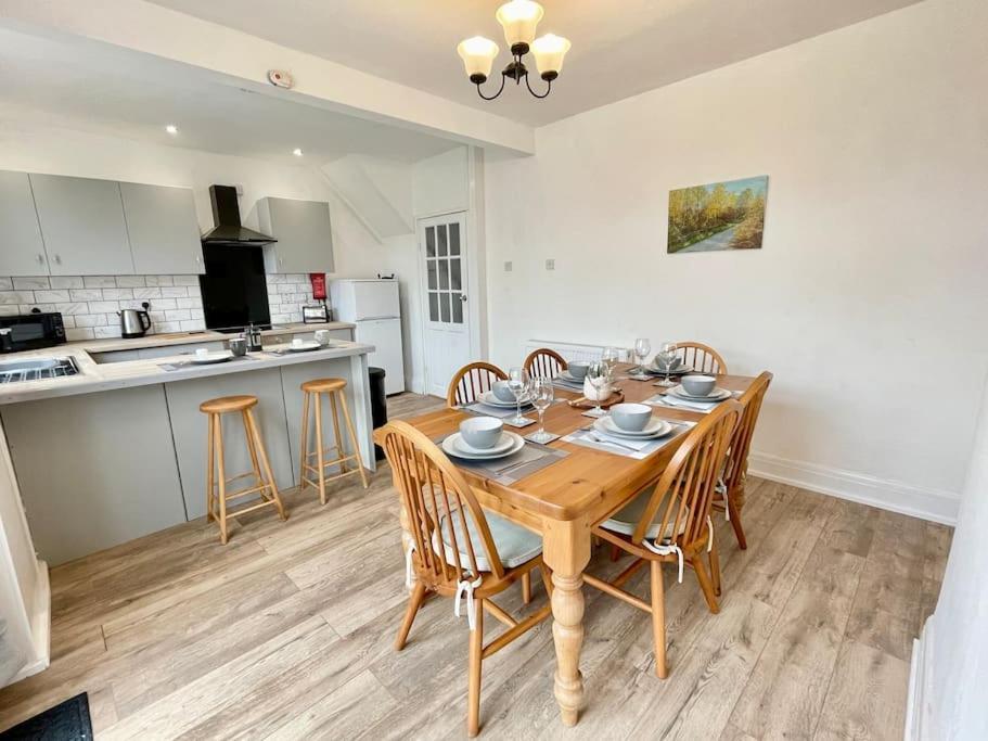 Portsmouth 3 Bedroom Getaway, Sleeps 6 ภายนอก รูปภาพ