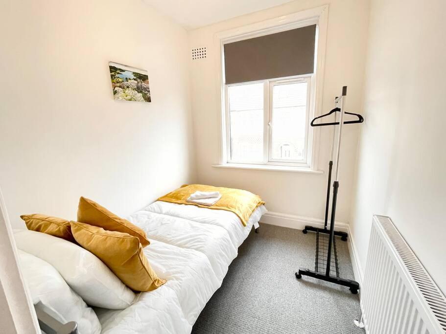Portsmouth 3 Bedroom Getaway, Sleeps 6 ภายนอก รูปภาพ