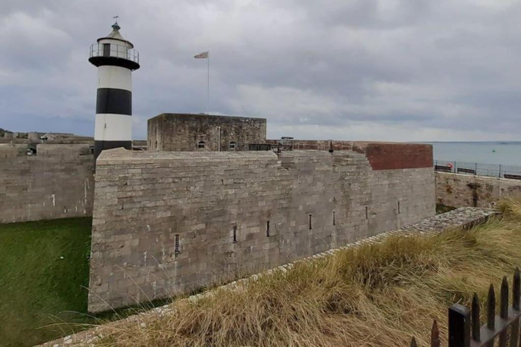 Portsmouth 3 Bedroom Getaway, Sleeps 6 ภายนอก รูปภาพ